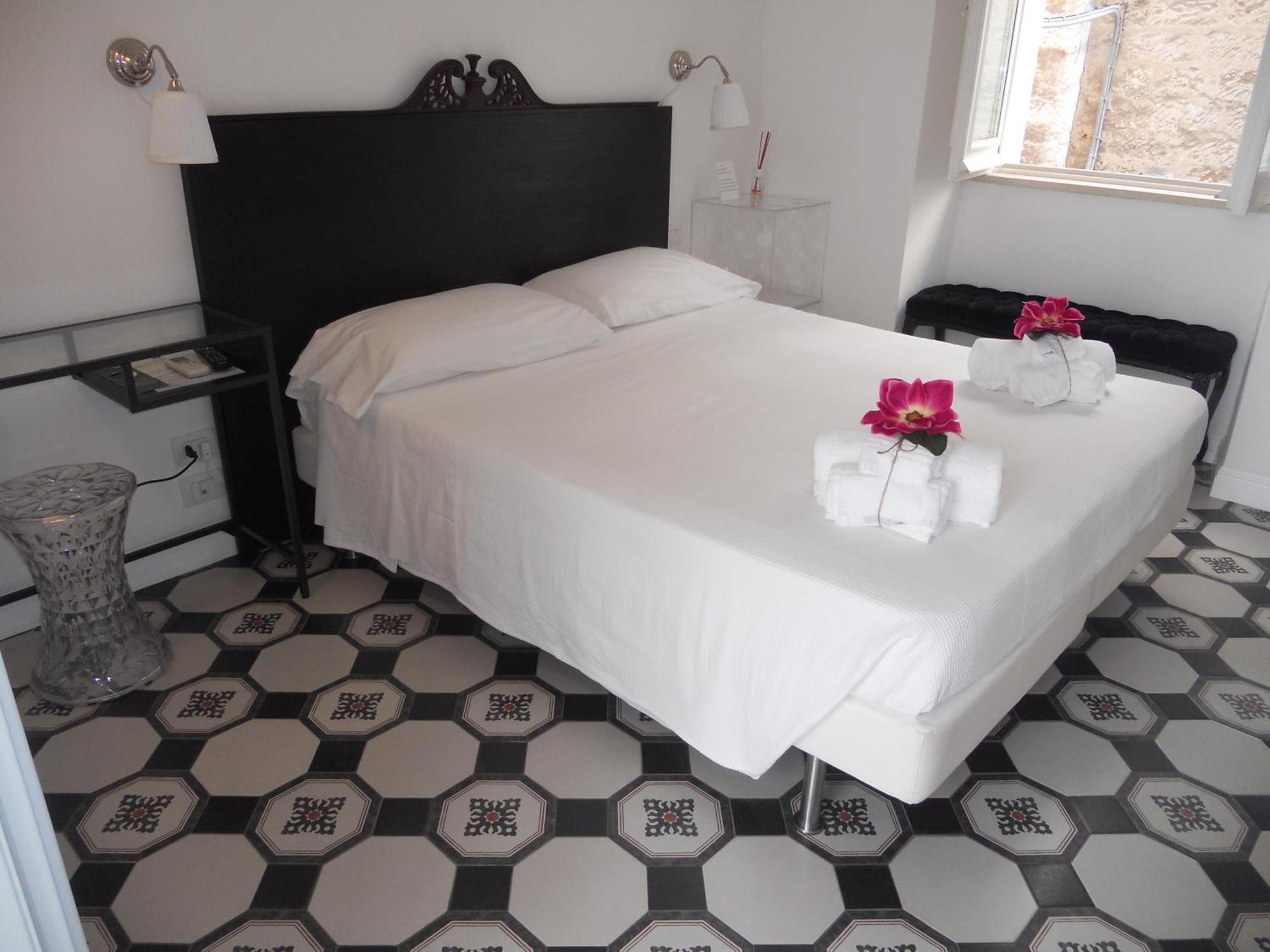 Arco' B&B Trani Cattedrale Rum bild